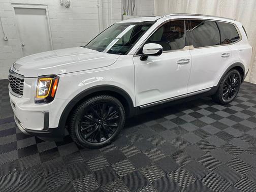 Glacial White Pearl 2021 Kia Telluride SX