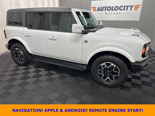 Oxford White 2025 Ford Bronco Outer Banks