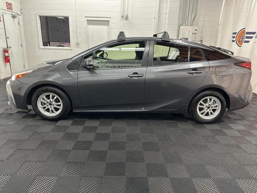 2021 Toyota Prius LE