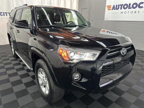 Midnight Black Metallic 2022 Toyota 4Runner SR5 Premium
