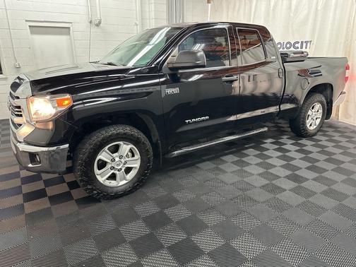 2017 Toyota Tundra SR5