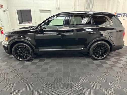 Ebony Black 2023 Kia Telluride SX Prestige X-Line