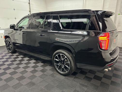 Black 2023 Chevrolet Suburban RST