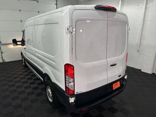 Oxford White 2023 Ford Transit-250 Base