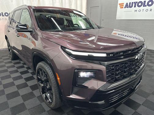 Stardust Metallic 2025 Chevrolet Traverse RS