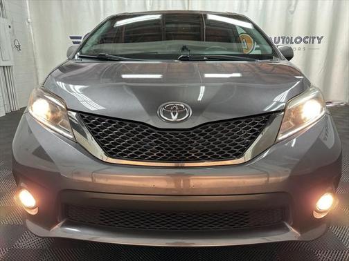 2015 Toyota Sienna SE