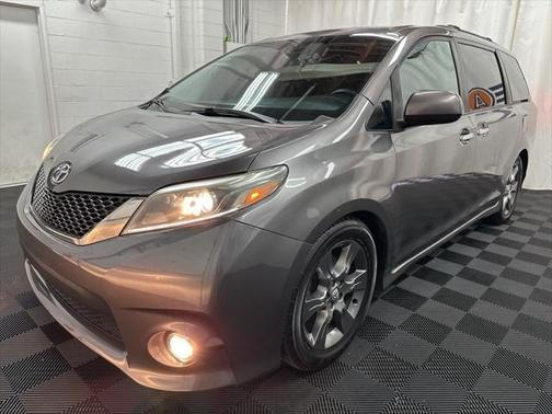 2015 Toyota Sienna SE