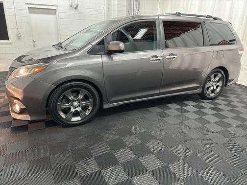 2015 Toyota Sienna SE