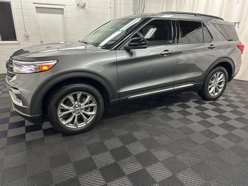 Carbonized Gray Metallic 2024 Ford Explorer XLT