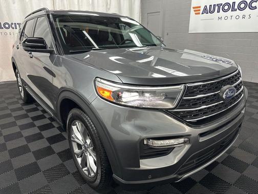 Carbonized Gray Metallic 2024 Ford Explorer XLT