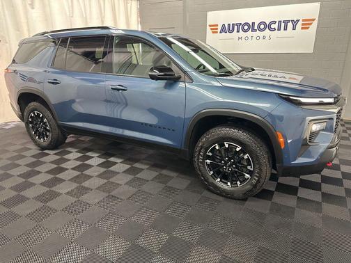 Lakeshore Blue Metallic 2025 Chevrolet Traverse AWD Z71
