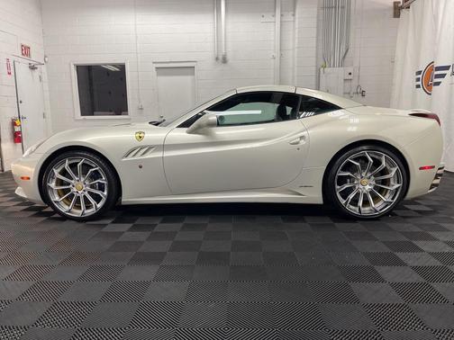 2012 Ferrari California Base