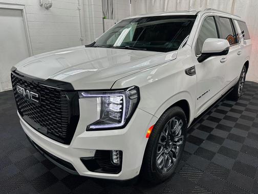 White Frost Tricoat 2024 GMC Yukon XL Denali Ultimate