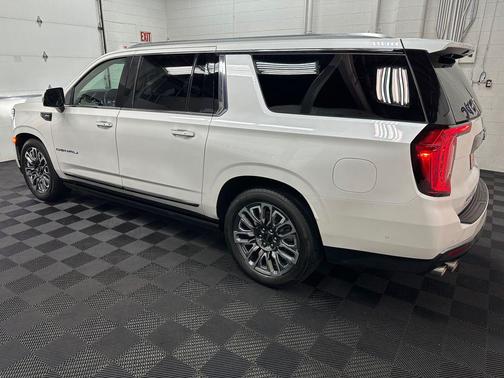 White Frost Tricoat 2024 GMC Yukon XL Denali Ultimate