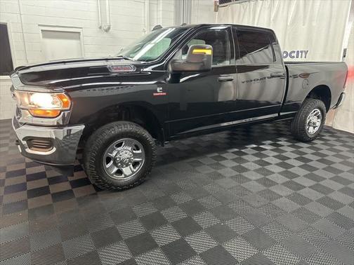 2024 RAM 2500 Tradesman Crew Cab 4x4 6'4' Box