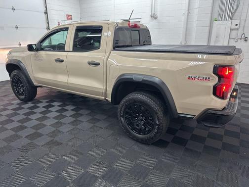 Sand Dune Metallic 2023 Chevrolet Colorado Trail Boss