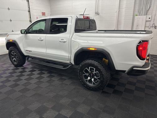 Summit White 2025 GMC Canyon AT4