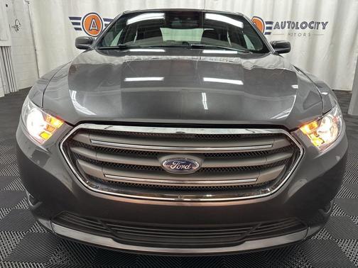 2018 Ford Taurus SEL