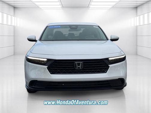 Platinum White Pearl 2024 Honda Accord