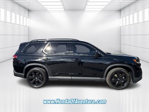 Crystal Black Pearl 2025 Honda Pilot