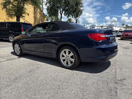 2013 Chrysler 200 Touring