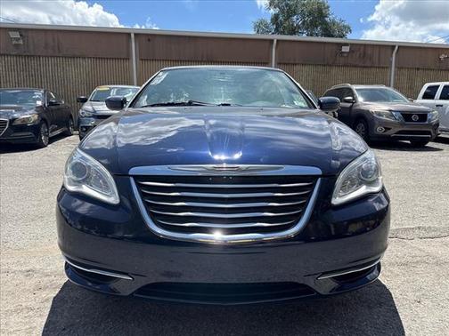 2013 Chrysler 200 Touring