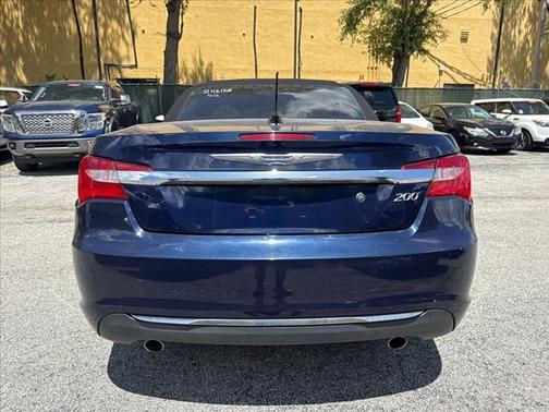 2013 Chrysler 200 Touring