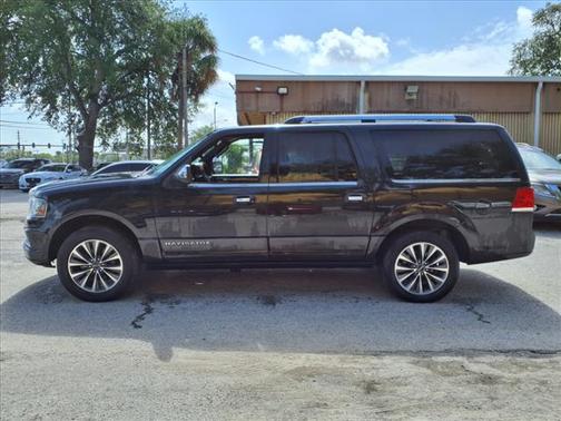 2015 Lincoln Navigator Base