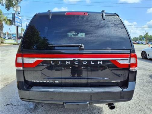 2015 Lincoln Navigator Base