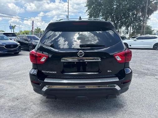 2020 Nissan Pathfinder SL