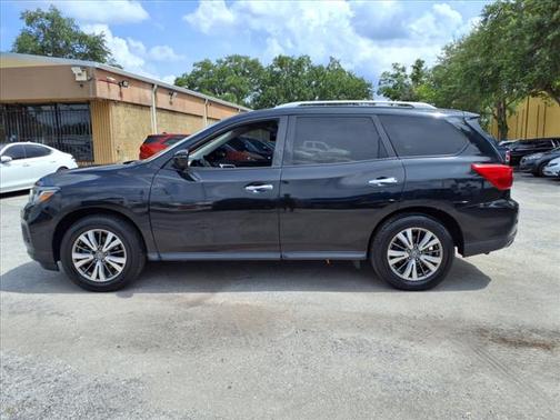 2020 Nissan Pathfinder SV