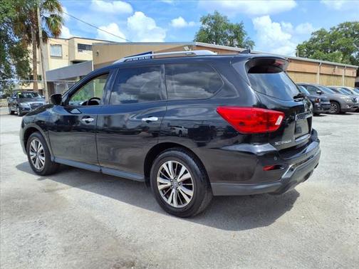 2020 Nissan Pathfinder SV