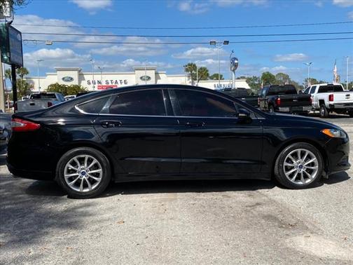 Photo 5 of 24 of 2016 Ford Fusion SE