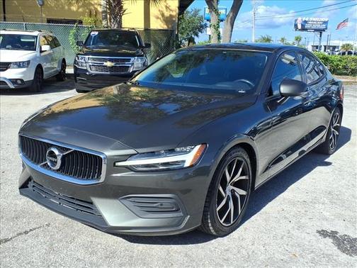 2019 Volvo S60 T6 Momentum