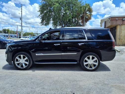 2018 Cadillac Escalade Luxury