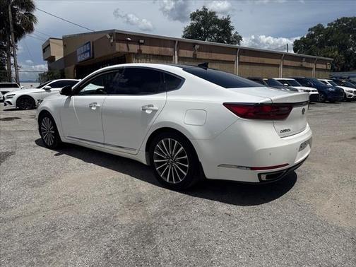 2018 Kia Cadenza Premium