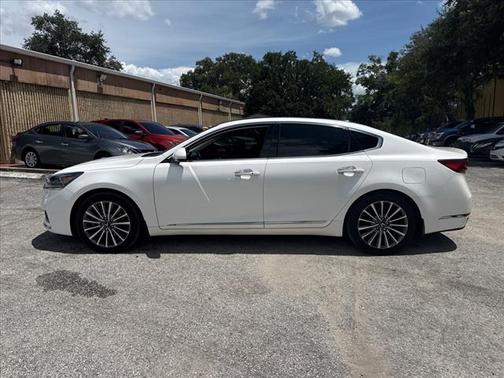 2018 Kia Cadenza Premium