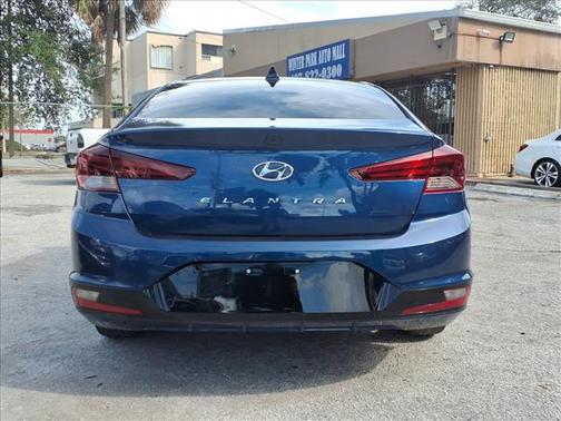 2020 Hyundai ELANTRA SE