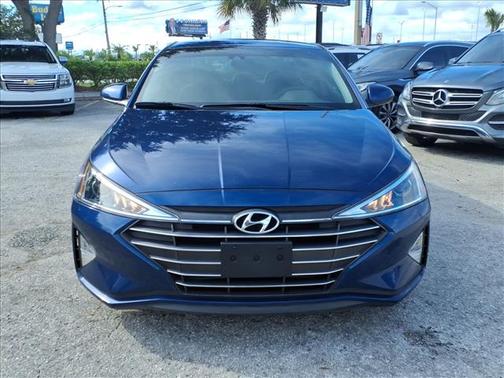 2020 Hyundai ELANTRA SE