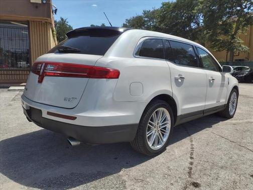 2019 Lincoln MKT Standard