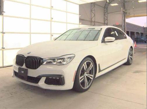2019 BMW 750 i