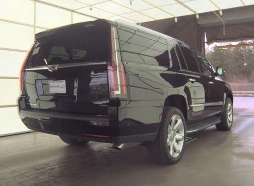 2017 Cadillac Escalade ESV Luxury