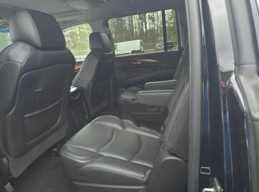 2017 Cadillac Escalade ESV Luxury