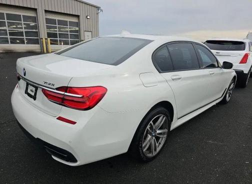 2018 BMW 750 i xDrive