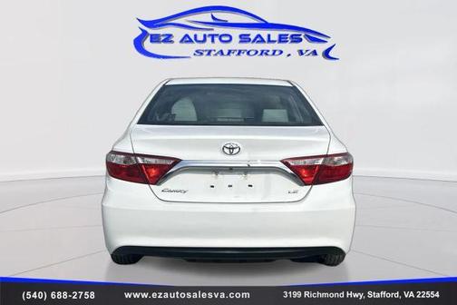 White 2017 Toyota Camry LE