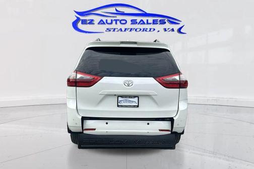 2020 Toyota Sienna XLE