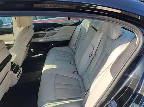 2016 BMW 750 i xDrive