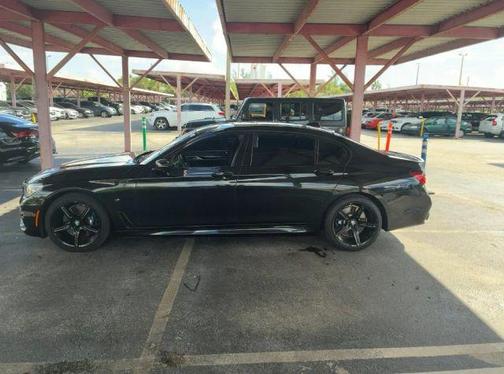 2016 BMW 750 i