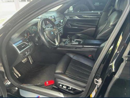 2016 BMW 750 i