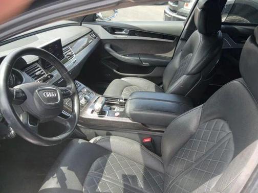 2013 Audi S8 4.0T quattro